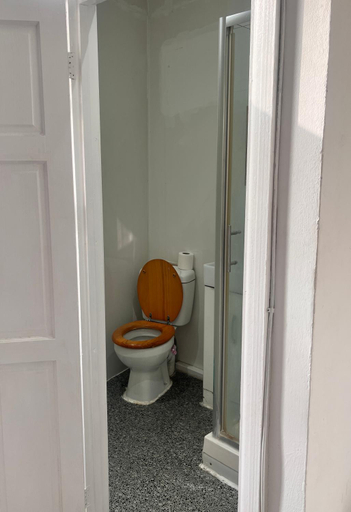 Bathroom 5, Y2 rest house ltd, London