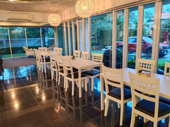 Food & Drinks 5, Kilintra Residence, Muang Chon Buri