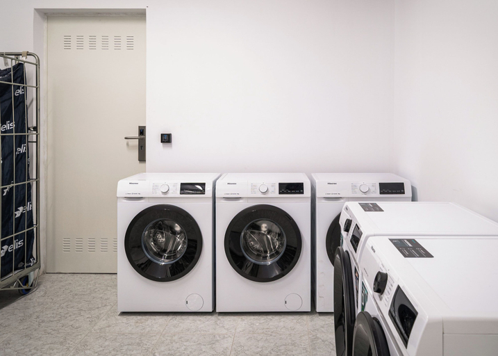 Laundry room, Limehome Madrid Ventas, Madrid