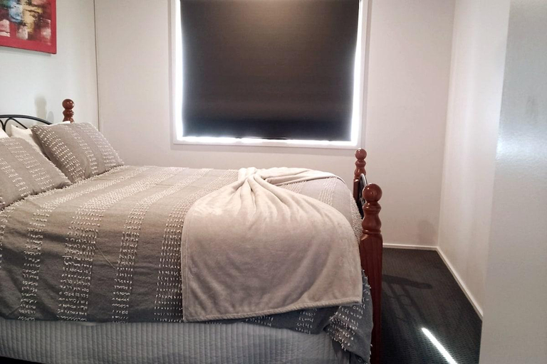 Bedroom 2, Golfside Getaway by Ready Set Stay, Melbourne