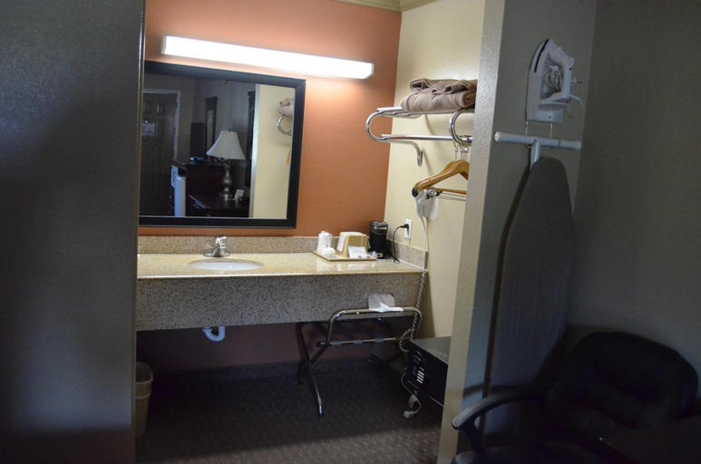 Bathroom 3, Super 8 Copperas Cove, Coryell