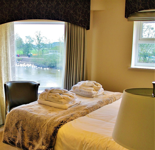 Bedroom 2, Boutique By Browns, Worcestershire