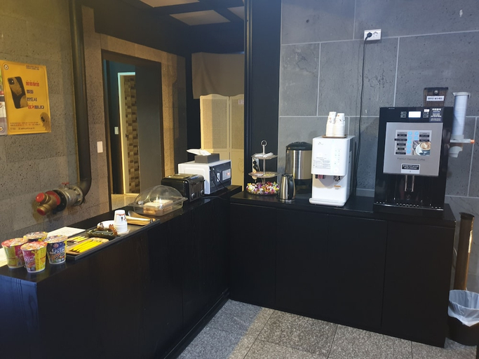 Food & Drinks 4, Louis Hotel, Sasang