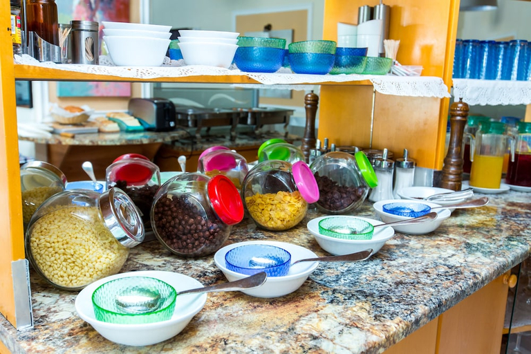 Food & Drinks 5, Fitos Inn Guest House