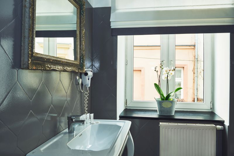 Bathroom 4, Shalom Kazimierz, Kraków City