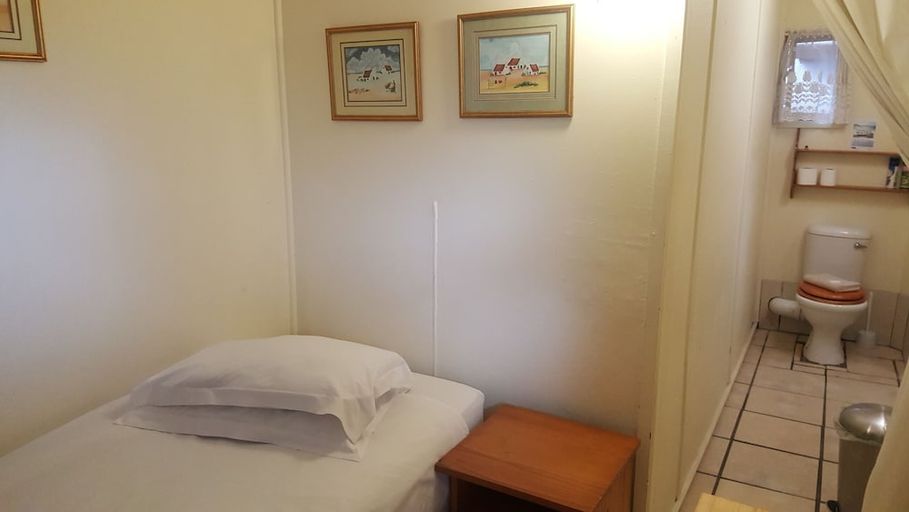 Bedroom 2, Lakeside Accommodation, Eden