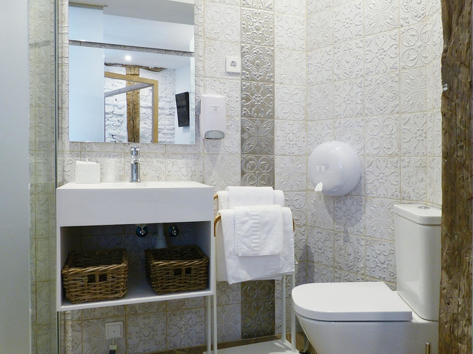Bathroom 3, Pensión Luxury Lo Bilbao, Vizcaya