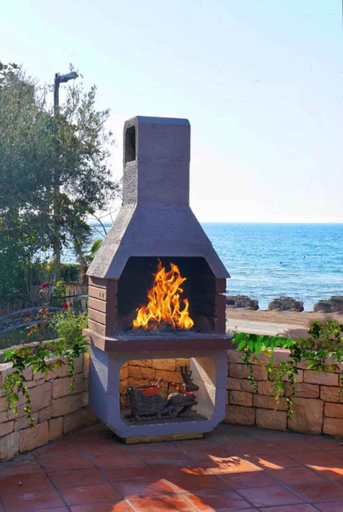 BBQ/picnic area, Sea-view Studio in a Quiet Area, Umag