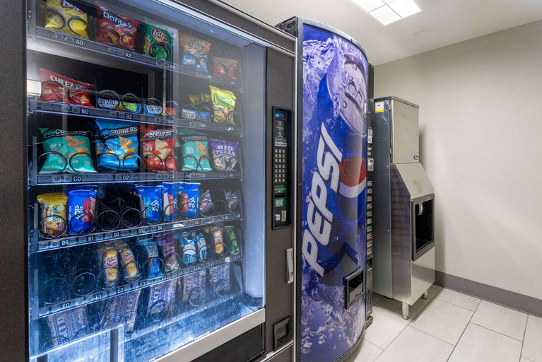 Food & Drinks 4, Days Inn by Wyndham Louisburg, Franklin