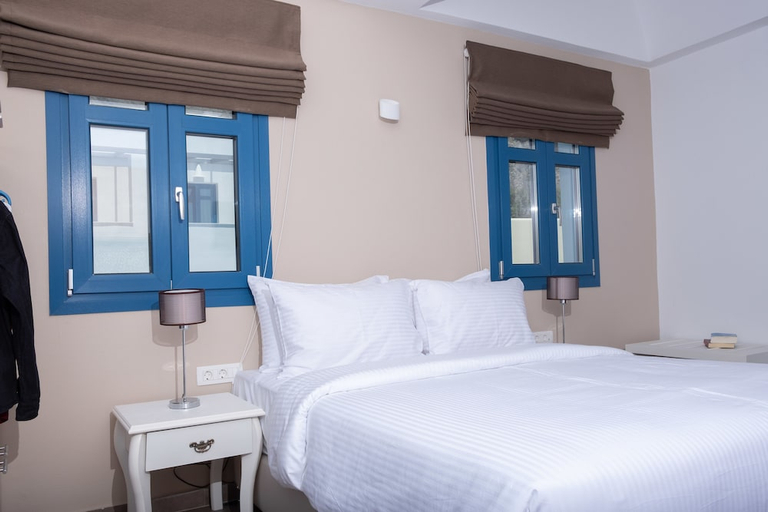 Bedroom 3, Tristhenia Hotel, South Aegean