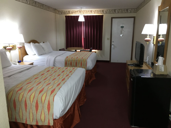 Bedroom 2, Spinning Wheel Inn Branson, Taney