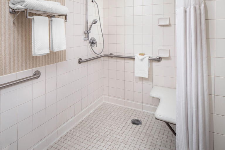 Bathroom 4, Wyndham Columbus, Franklin