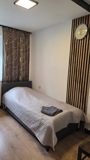 Room 2, AirNest24, Tarnowskie