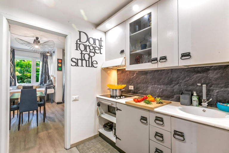 Private kitchen 4, Apt Suite 125 Shared Pool & sun Terrace, Brescia