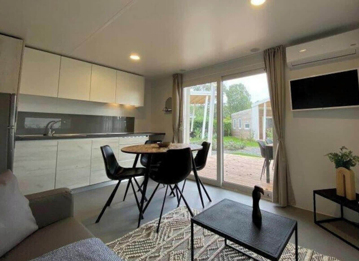 Living area, Tiny Cottage Hottub 2+2