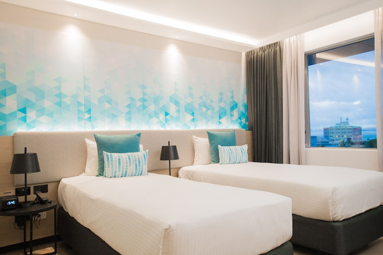 Bedroom 2, Tanoa Plaza Hotel, Rewa