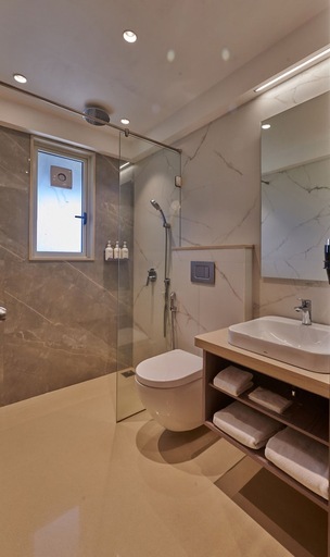 Bathroom, Regent Hotel Andheri, Mumbai Suburban