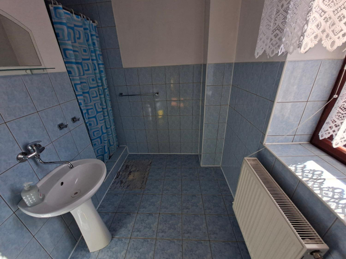 Bathroom 3, Pension Chalupka l with a panoramic view of Spis Castle, Levoca