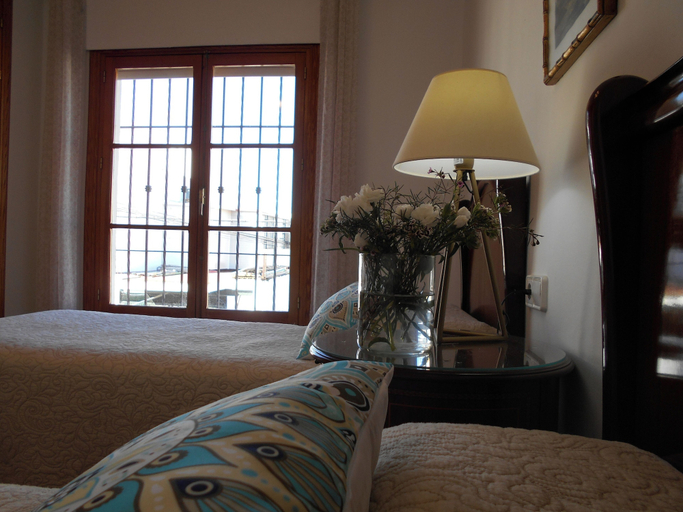 Room 5, Studio Sleeps 4 With Terrace, Cádiz