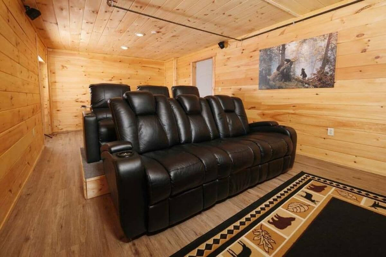 Interior 5, Chubby Bear, Sevier