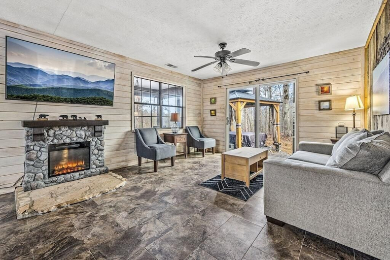 Living area 5, Grassy Paradise, Sevier
