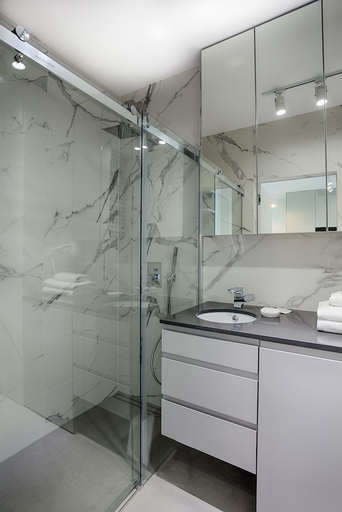 Bathroom 3, Mennica Central Apartments, Warsaw