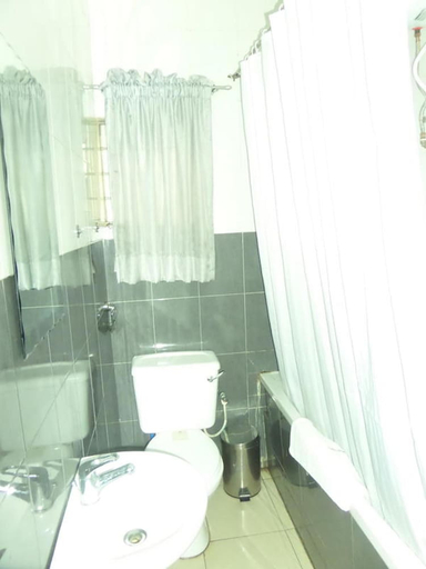 Bathroom 3, Serendipity Anchotel, Ikeja