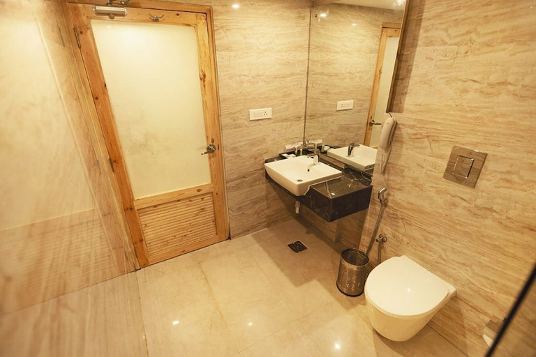 Bathroom, Elite Palazzo, Ernakulam