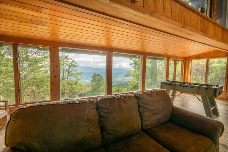 Interior 3, The Top, Sevier