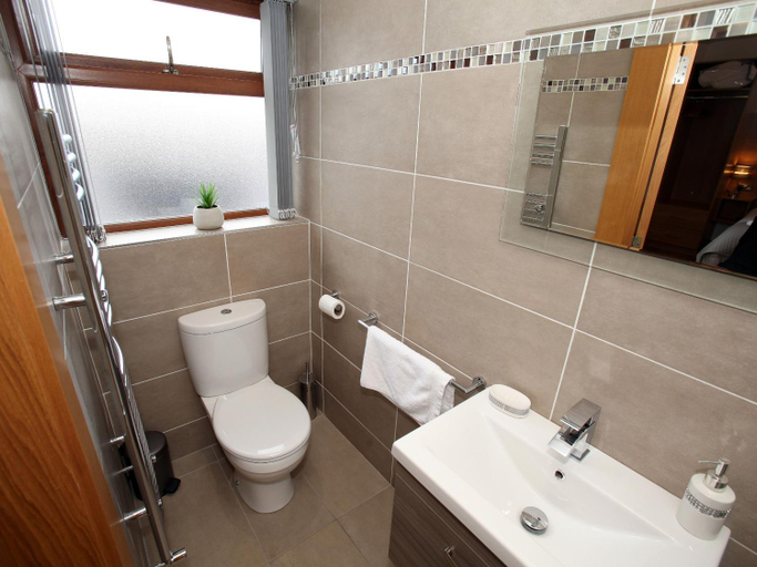 Bathroom 3, All Seasons B&B, Causeway Coast and Glens