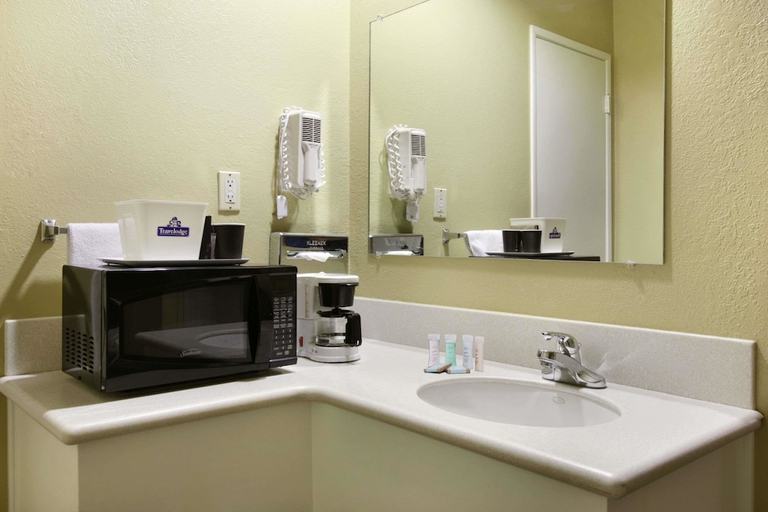 Bathroom 3, Sol Springs Inn, Riverside