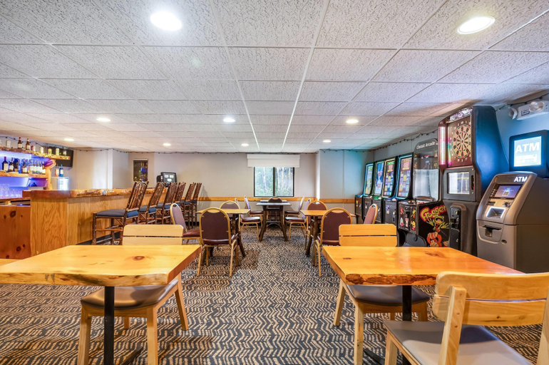 Food & Drinks 5, AmericInn by Wyndham Wisconsin Dells, Sauk