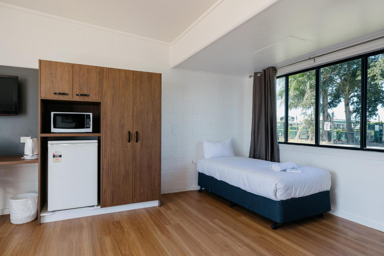 Bedroom 2, Boomerang Motor Hotel, Mackay - Pt A