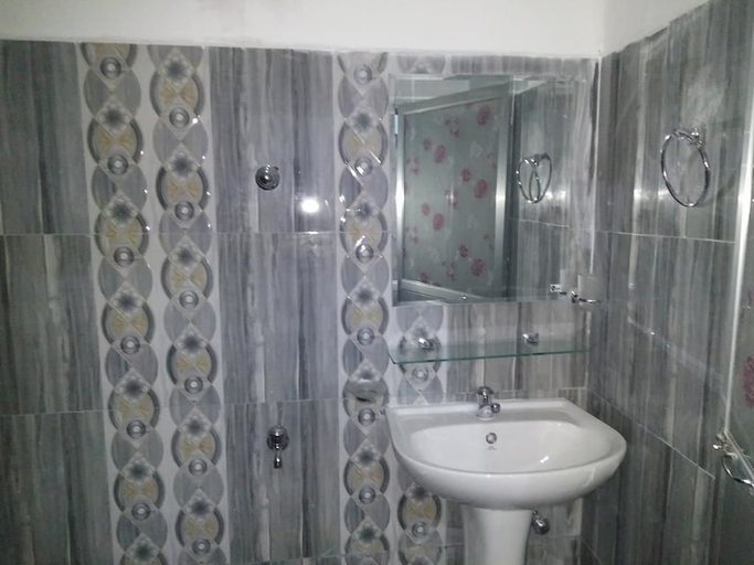 Bathroom, Villahredpalm, Galle Four Gravets