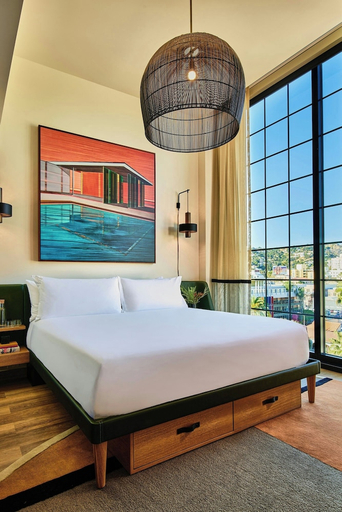 Others 4, HOLLYWOOD VOLUME, a Tribute Portfolio Hotel, Los Angeles