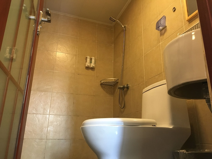 Bathroom 3, Guilin Cyan Box Hostel, Guilin