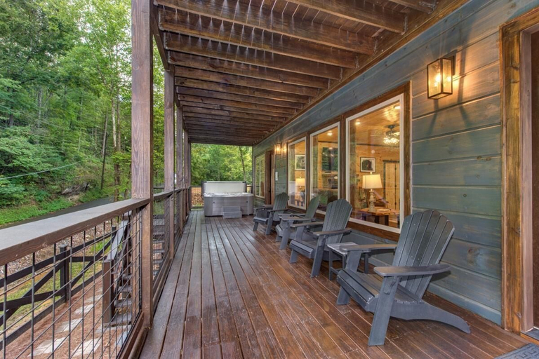 Terrace/patio 3, Dreamcatcher Lodge, Sevier