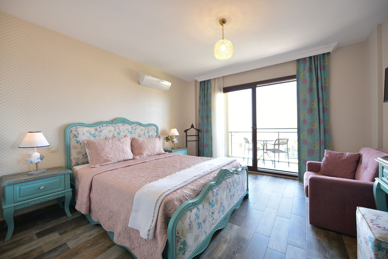 Bedroom 3, Nilufer Otel - Adult Only, Ayvalık