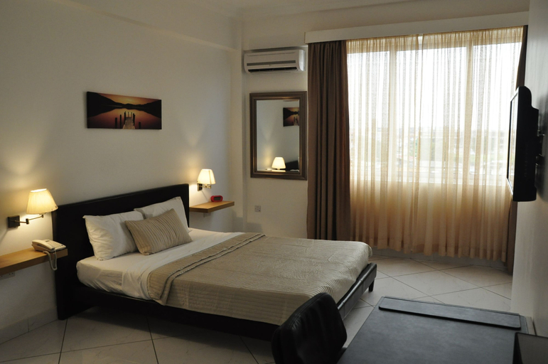Bedroom 2, Le Suites Serviced Apartments, Tema
