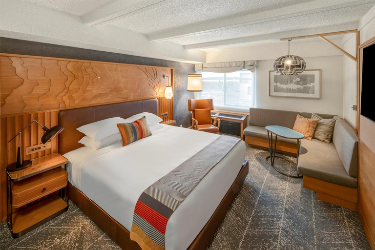 Bedroom 2, The Wildbirch Hotel in JdV by Hyatt, Anchorage