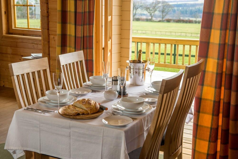 Food & Drinks 4, Stable Lodge, Stirling