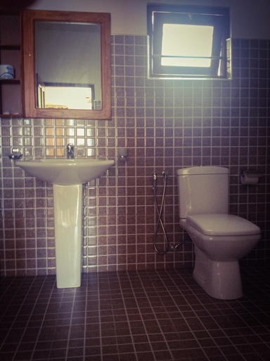 Bathroom 3, Mirissa Seastar, Weligama