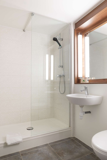 Bathroom 3, Campanile Dole, Jura