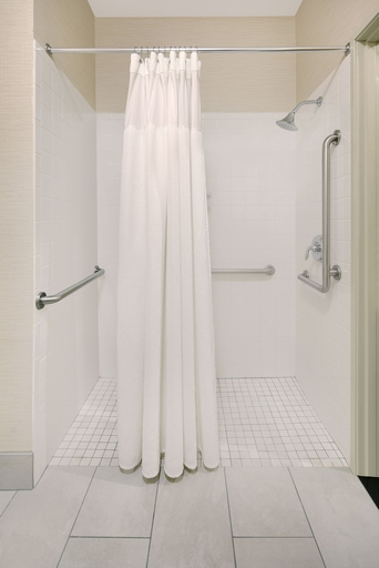 Bathroom 3, Fairfield Inn Suites By Marriott Austin University Area, Travis