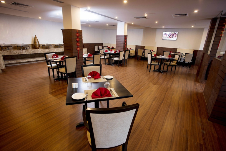 Food & Drinks, Hotel Southern Star (ex Hotel Regaalis), Bangalore