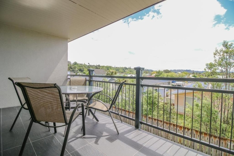 Others 5, Aotea Motor Lodge, Wanganui