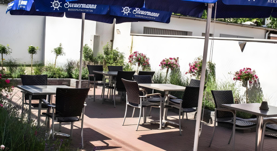 Others 2, City Hotel, Bremerhaven
