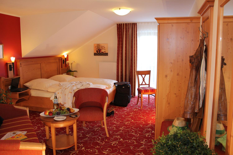 Bedroom 4, Landgasthof Apfelbeck, Dingolfing-Landau