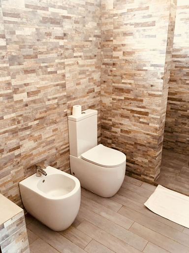 Bathroom 5, White Dream Lodge & Restaurant, Kaskazini 'B'