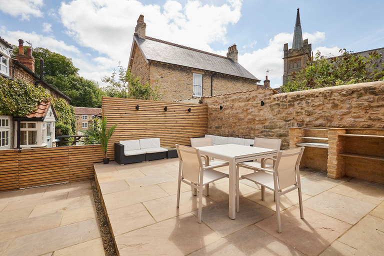 Room 4, Host Stay Ward Cottage, North Yorkshire